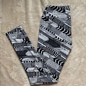 BNWOT LuLaRoe Leggings OS